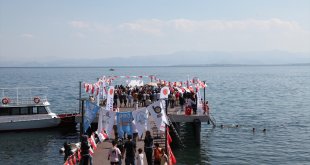 Van Gölü'nde 14 kilometrelik yüzme maratonu yapıldı