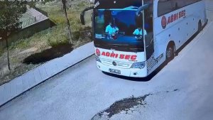 Ankara'da kaza yapan otobüsün Ağrı'dan çıktığı anlar güvenlik kameralarına yansıdı
