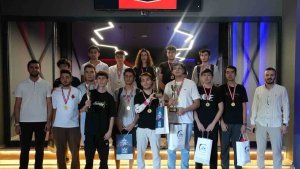 E-spor Merkezinde heyecan dolu turnuvanın şampiyonu belli oldu