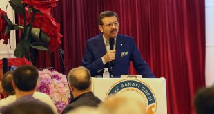 TOBB Başkanı Hisarcıklıoğlu, Kars'ta "Ekonomiye Değer Katanlar Ödül Töreni"ne katıldı