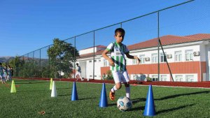 Geleceğin futbolcuları İl Özel İdaresi kurslarında yetişiyor