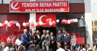Ahlat'ta Yeniden Refah Partisi'nin yeni hizmet binası açıldı