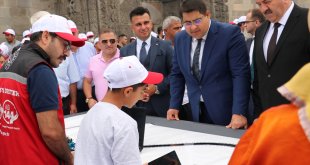 Erzurum'da devlet korumasındaki çocuklar sanat ve bilim sergisi açtı