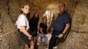 İki kral esir edilmişti, 36 metre derinde 100 basamakla iniliyor