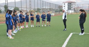 Kadınlar 1. Lig'in yeni ekibi Yüksekova Spor Kulübü'nde hedef şampiyonluk