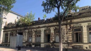 Kars'ta tarihi bina koruma altına alınmayı bekliyor