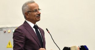 Ulaştırma ve Altyapı Bakanı Uraloğlu, AK Parti Bitlis İl Başkanlığında konuştu: