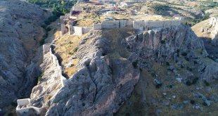 Harput Kalesi'nde 1000 yıllık "sanayi sitesi" gün yüzüne çıkarıldı