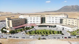 Hastanın gözünde canlı kene çıktı