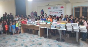 Ağrı İHH' dan 450 öğrenciye Eğitim desteği