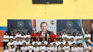 Ağrı'da hayata geçirilen 'Fabrika Voleybol' ile genç yıldızlar yeteneklerini sergileyecek