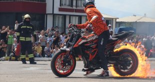 Akrobasi sporcusu Polat'tan gençlere "motosikleti ekipmanlı ve eğitimli kullanın" tavsiyesi