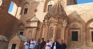 Ardahan Huzurevi sakinleri Ağrı'daki İshak Paşa Sarayı'nı gezdi