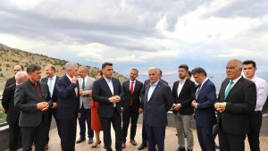 Binali Yıldırım Erzincan'a yapılan yatırımları yerinde inceledi