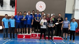 Masa tenisinde şampiyon Erzurum Adliyesi