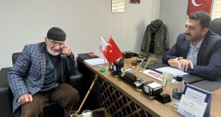 Ardahan'da huzurevinin 92 yaşındaki sakini deyişleriyle misafirlerini ağırlıyor