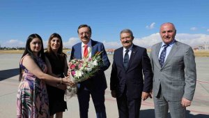 Hisarcıklıoğlu: "Van, doğru yolda ilerliyor"