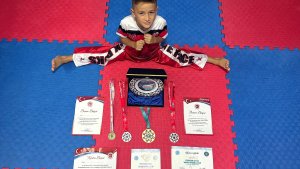 Minik kick boksçu 6 yaşındaki Ahmet Batur'dan 1 yılda 3 madalya