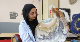 Ağrılı kadınlar atık camları hem sanata hem kazanca dönüştürüyor