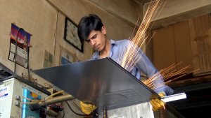 Sarıkamış'ta üretilen sobalar 8 ilde satışa sunuluyor