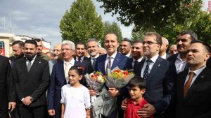 Yeniden Refah Partisi Genel Başkanı Erbakan: "Milli Görüş belediyeciliği demek önce ahlak ve maneviyat demektir"