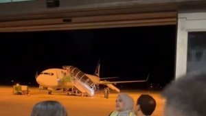 A Jet pilotu "Uçuş sürem doldu" dedi, mağdur olan yolcular isyan etti