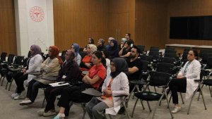 Elazığ'da sağlık çalışanlarına yönelik eğitimler sürüyor