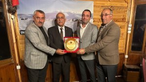 Başkan Azizoğlu'nda Karaaslan'a veda yemeği