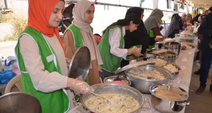 Yüksekova'da Filistin yararına kermes düzenlendi