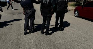 Elazığ'da polis okul önlerinde denetim yaptı