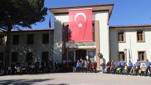 Akülü sandalyeye kavuşan kadın mutluluktan gözyaşlarına boğuldu