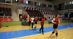 Voleybolda 2. Lig hedefine ulaşan Muşlu kızlar, yeni şampiyonluk peşinde