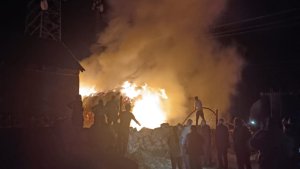 Yüksekova'da 10 bin bağ ot kül oldu