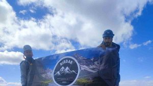 KIRDAK üyelerinden Cilo Dağı'na zirve tırmanışı