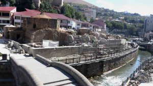 Bitlis'te yıllara meydan okuyan tarihi yapılar yeniden ayağa kaldırılıyor