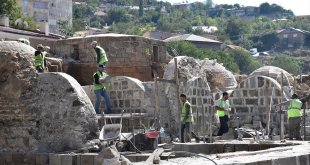 Bitlis'teki tarihi han, hamam ve caminin restorasyonu sürüyor
