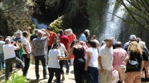 Erzincan'da en çok turistin ağırlandığı beldenin yolu asfaltlanıyor