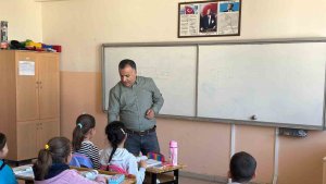 Yusuf öğretmen aldığı 'Heimlich' eğitimi ile öğrencisini ölümden kurtardı