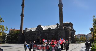 Kars'ta sağlık çalışanları Gazze için 47 haftadır "sessiz yürüyüş" yapıyor