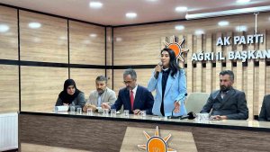 Ağrı'da AK Parti'de devir teslim töreni