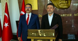 Tarım ve Orman Bakanı Yumaklı, Iğdır'da lisanslı depoculuk açılış töreninde konuştu: