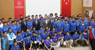 Gençlik ve Spor Bakan Yardımcısı Eminoğlu, Bitlis'te gençlerle buluştu: