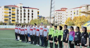 Ağrı'nın tek kadın futbol takımı, "kız çocukları" için yeşil sahada ter döktü