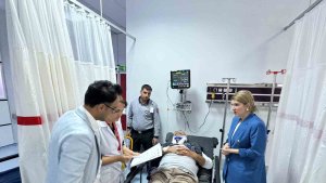 Ölmeztoprak hastanedeki kazazedeleri ziyaret etti