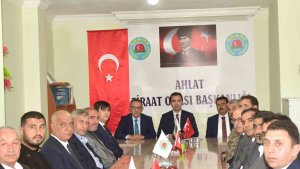 Bitlis Valisi Karakaya, çiftçilerle bir araya geldi