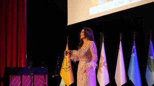 'Çırpınırdın Karadeniz' türküsüyle kendine hayran bıraktı