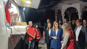 Milletvekili Ölmeztoprak: "Depremin izlerini silmeye devam edeceğiz"