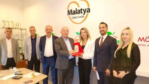 Hatice Akbaş'a Malatya Girişim Gurubu'ndan ödül
