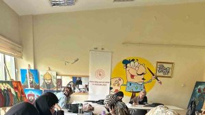 Muş Gençlik Merkezi'nde hat sanatı eğitimi devam ediyor