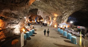 Bilim insanları Iğdır'daki Tuz Mağaraları'nda "Solunum Zirvesi" için bir araya geldi